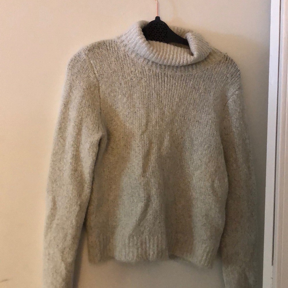 Brandy Melville sweater